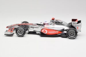McLaren MP4-25 Vodafone #1 J. Button F1 2010 Minichamps 1:18 530101871-R1 Metall – Bild 3 von 7