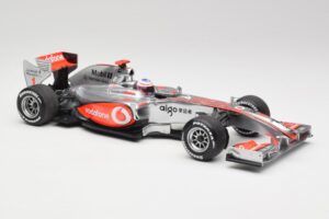 McLaren MP4-25 Vodafone #1 J. Button F1 2010 Minichamps 1:18 530101871-R1 Metall – Bild 4 von 7