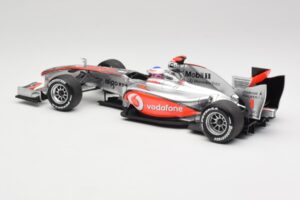 McLaren MP4-25 Vodafone #1 J. Button F1 2010 Minichamps 1:18 530101871-R1 Metall – Bild 5 von 7