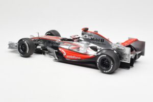 McLaren MP4-22 Mercedes #1 F. Alonso Presentation Valencia 2007 Minichamps 1:18 538071871 Metall – Bild 5 von 6