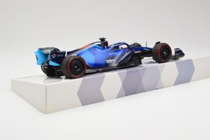 Williams FW44 Mercedes #23 A. Albon Bahrain GP 2022 Case Edition Minichamps 1:18 147220123 Resin – Bild 3 von 7