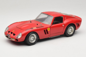Ferrari 250 GTO Rot Bburago 1:18 B003 Metall