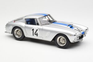Ferrari 250 GT SWB #14 P. Noblet / J. Guichet Team Noblet 3rd Place 24 Hours of Le Mans 1961 CMC 1:18 M-079 Metall – Bild 4 von 6