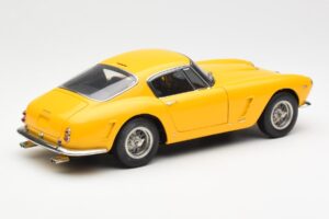Ferrari 250 GT SWB Gelb CMC 1:18 M-054 Metall – Bild 2 von 6