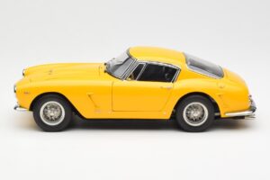 Ferrari 250 GT SWB Gelb CMC 1:18 M-054 Metall – Bild 3 von 6