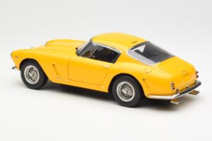 Ferrari 250 GT SWB Gelb CMC 1:18 M-054 Metall – Bild 5 von 6