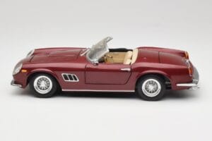 Ferrari 250 GT California Spider LWB Kastanienrot Hot Wheels 1:18 25727 Metall – Bild 4 von 8