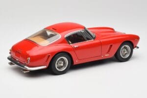 Ferrari 250 GT SWB Rot CMC 1:18 M-046 Metall – Bild 2 von 6