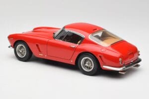 Ferrari 250 GT SWB Rot CMC 1:18 M-046 Metall – Bild 5 von 6