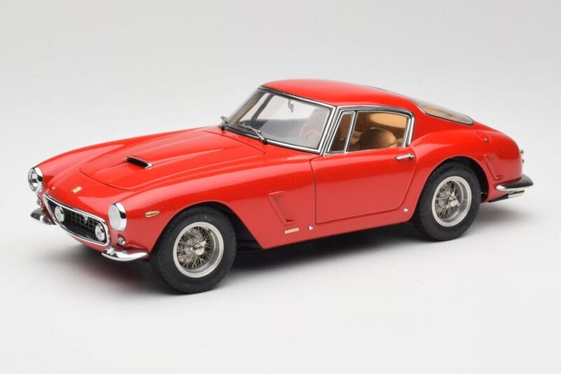Ferrari 250 GT SWB Rot CMC 1:18 M-046 Metall