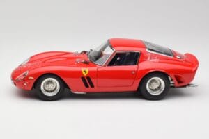 Ferrari 250 GTO London Show Rot CMC 1:18 M-256 Metall – Bild 3 von 6