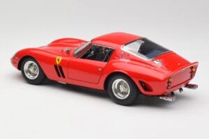 Ferrari 250 GTO London Show Rot CMC 1:18 M-256 Metall – Bild 5 von 6