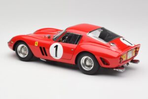 Ferrari 250 GTO #1 P. Rodriguez / W. Mairesse Paris 1000km 1962 CMC 1:18 M-254 Metall – Bild 5 von 6