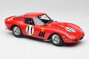 Ferrari 250 GTO #11 J. Surtees / M. Parkes Paris 1000km 1962 CMC 1:18 M-249 Metall – Bild 4 von 6