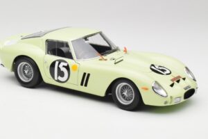 Ferrari 250 GTO #15 S. Moss / I. Ireland Goodwood Tourist Trophy Winner 1962 Kyosho 1:18 08438C Metall – Bild 6 von 8