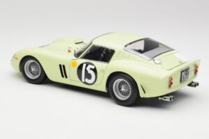 Ferrari 250 GTO #15 S. Moss / I. Ireland Goodwood Tourist Trophy Winner 1962 Kyosho 1:18 08438C Metall – Bild 7 von 8