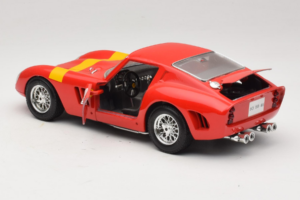Ferrari 250 GTO #17 Bburago Sammlerborse Rot Bburago 1:18 3007-P1 Metall – Bild 5 von 8