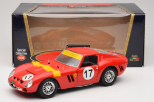 Ferrari 250 GTO #17 Bburago Sammlerborse Rot Bburago 1:18 3007-P1 Metall – Bild 8 von 8