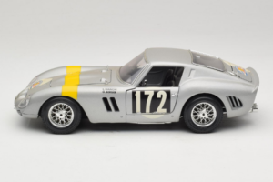 Ferrari 250 GTO #172 L. Bianchi / G. Berger Tour de France 1962 Silber Limitierte Auflage Bburago 1:18 3011-S1 Metall – Bild 4 von 8