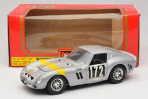 Ferrari 250 GTO #172 L. Bianchi / G. Berger Tour de France 1962 Silber Limitierte Auflage Bburago 1:18 3011-S1 Metall – Bild 8 von 8