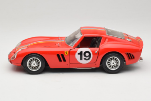 Ferrari 250 GTO #19 Rot Streifen 1962 Bburago 1:18 3011-P3 Metall – Bild 4 von 8