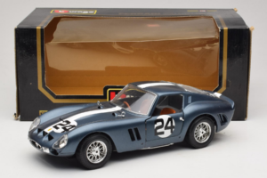 Ferrari 250 GTO #24 Blau Weisser Streifen 1962 Bburago 1:18 3011-B2 Metall – Bild 8 von 8