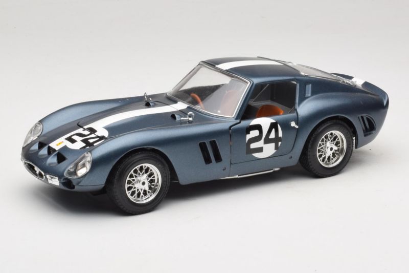 Ferrari 250 GTO #24 Blau Weisser Streifen 1962 Bburago 1:18 3011-B2 Metall