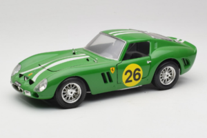 Ferrari 250 GTO #26 Grün Weisse Streifen 1962 Bburago 1:18 3011-G3 Metall