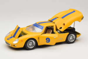 Ferrari 250 LM #9 Gelb 1965 Bburago 1:18 3033-Y1 Metall – Bild 2 von 8