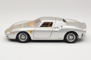 Ferrari 250 LM Silber Bburago 1:18 3033-S1 Metall – Bild 4 von 8