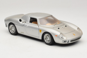 Ferrari 250 LM Silber Bburago 1:18 3033-S1 Metall – Bild 6 von 8