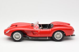 Ferrari 250 Testa Rossa Pontoon Fender Rot CMC 1:18 M-071 Metall – Bild 3 von 6