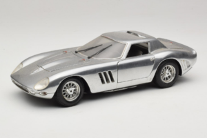 Ferrari 275 GTB Chrome Silber Guiloy 1:18 B004 Metall