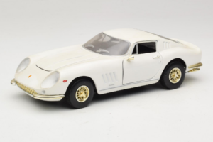 Ferrari 275 GTB/4 Weiss ERTL 1:18 7493 Metall