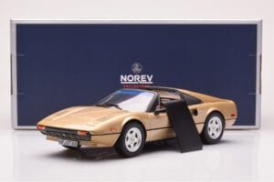 Ferrari 308 GTS Gold Limitierte Auflage Norev 1:18 187932 Metall – Bild 6 von 6