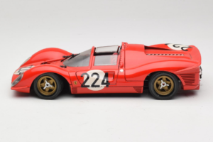 Ferrari 330 P4 #224 Rot 1967 Revell 1:18 48825-P2 Metall – Bild 4 von 7