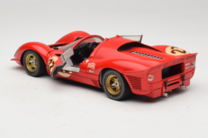 Ferrari 330 P4 #23 L. Bandini / C. Amon 24 Hours of Daytona Winner 1967 Revell 1:18 48833 Metall – Bild 5 von 8