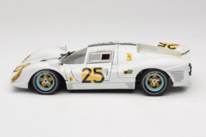Ferrari 330 P4 #25 Weiss Revell 1:18 48845 Metall – Bild 4 von 8