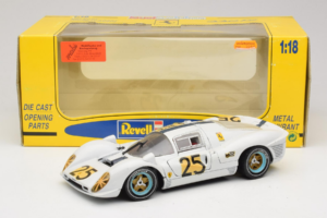Ferrari 330 P4 #25 Weiss Revell 1:18 48845 Metall – Bild 8 von 8