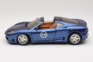 Ferrari 360 Modena Targa Limitierte Auflage 333 Stück Lila Metallic Bburago 1:18 3348-F1 Metall – Bild 4 von 8