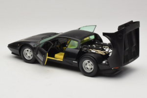 Ferrari 365 GT4 BB Schwarz Chrono 1:18 CH002 Metall – Bild 5 von 8