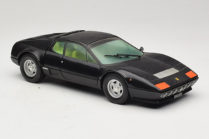 Ferrari 365 GT4 BB Schwarz Chrono 1:18 CH002 Metall – Bild 6 von 8