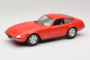 Ferrari 365 GTB/4 Daytona Rot Techno Giodi 1:18 40011-P2 Metall