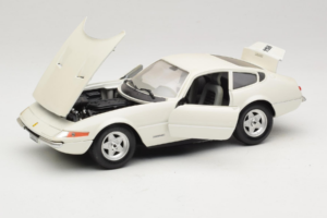 Ferrari 365 GTB/4 Daytona Berlina Weiss Techno Giodi 1:18 74007 Metall – Bild 2 von 8