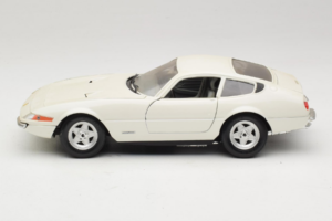 Ferrari 365 GTB/4 Daytona Berlina Weiss Techno Giodi 1:18 74007 Metall – Bild 4 von 8