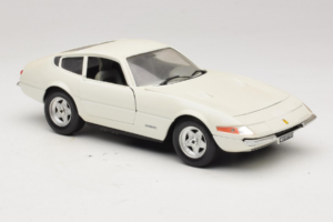 Ferrari 365 GTB/4 Daytona Berlina Weiss Techno Giodi 1:18 74007 Metall – Bild 6 von 8