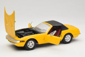 Ferrari 365 GTS Gelb Mit Schwarzem Dach Solido 1:18 8018 Metall – Bild 2 von 8