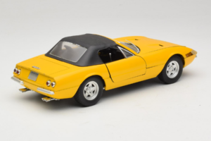 Ferrari 365 GTS Gelb Mit Schwarzem Dach Solido 1:18 8018 Metall – Bild 3 von 8
