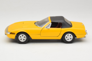 Ferrari 365 GTS Gelb Mit Schwarzem Dach Solido 1:18 8018 Metall – Bild 4 von 8