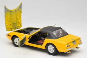 Ferrari 365 GTS Gelb Mit Schwarzem Dach Solido 1:18 8018 Metall – Bild 5 von 8